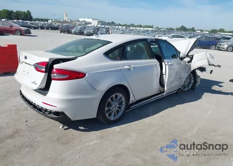 2019 Ford Fusion Hybrid Se z USA, uszkodzony, nr VIN 3FA6P0LU4KR273472